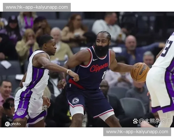 洛城双雄巅峰对峙！季前赛快船vs湖人直播：不仅是热身，更是新赛季的王权交接？